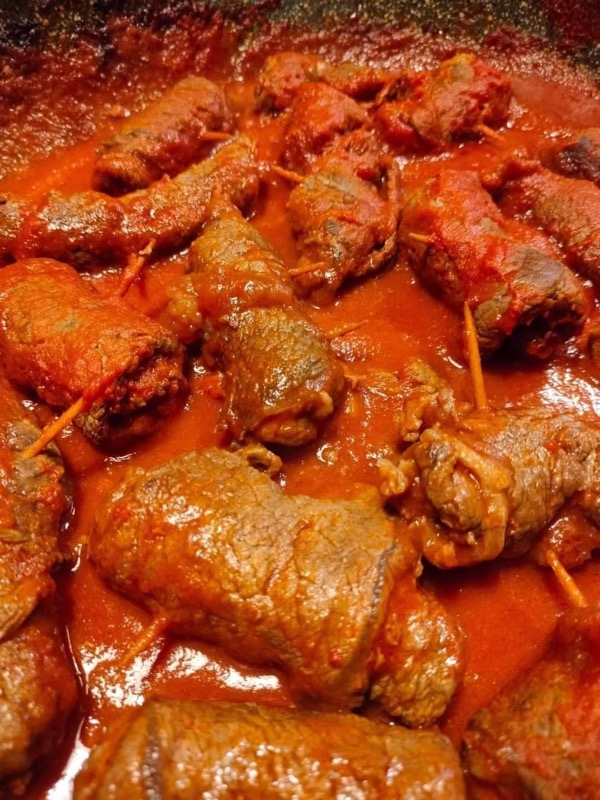 Involtini al sugo (o braciole)
