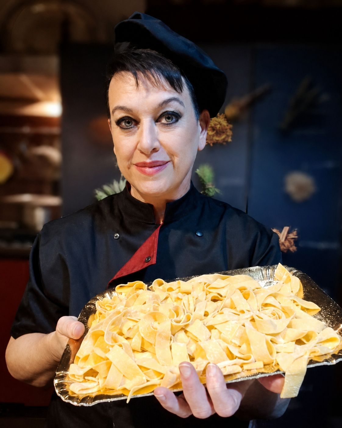 Silvia mentre prepara la pasta fresca